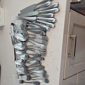 Elegant Silver Finish Cutlery Set